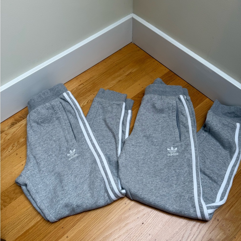 ❌SOLD❌ Adidas Men's Fleece Joggers, grey size small